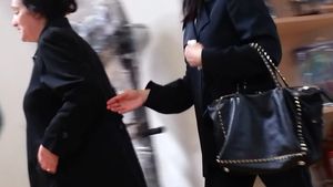 Gigi chiar e “Razboinicul Luminii!” Sotia si soacra lui Becali cumpara candele si lumanari cu baxurile!