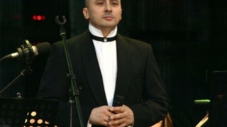 Marcel Pavel va fi amendat pentru cat de prost a cantat imnul! Vezi ce suma trebuie sa plateasca!