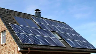 Cât costă panourile fotovoltaice pentru a avea curent gratis acasă. În cât timp recuperezi investiția