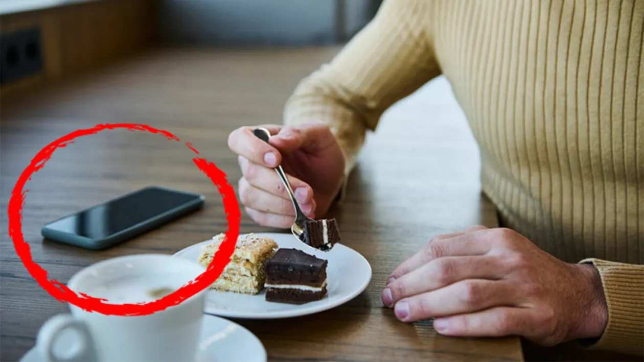 Obișnuiești să îți lași telefonul mobil pe masă în public? 4 motive pentru care faci o mare greșeală