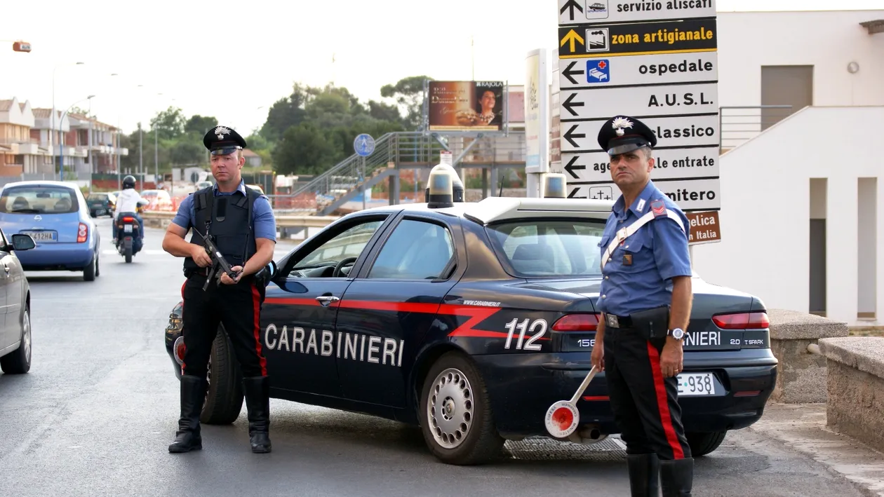 Doi români au fost arestaţi în Italia! Ce au făcut acolo timp de un an întrece orice imaginaţie