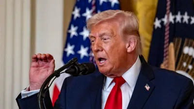 Donald Trump anunță că trimite nave de război ca să deschidă Strâmtoarea Ormuz