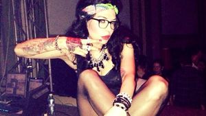 DJ Wanda, fotografie CONTROVERSATA pe Facebook: "Ti se vad b****e de jos!"