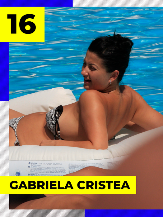 Parada bombelor sexy fără sutien. Divele din România și-au dezgolit nurii pentru bronzul perfect, sub privirile pofticioase ale bărbaților de pe plajă!
