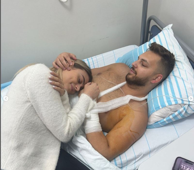 Iubita lui Caius Covrig i-a fost alături pe patul de spital. (SURSA: INSTAGRAM.COM)