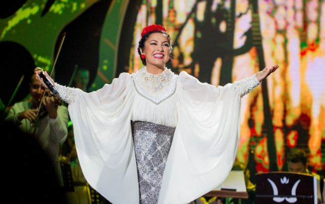 Andra, alături de Raoul