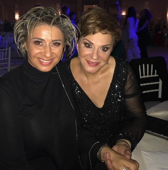 ANAMARIA PRODAN şi mama ei au făcut senzaţie la un eveniment! S-au asortat şi…