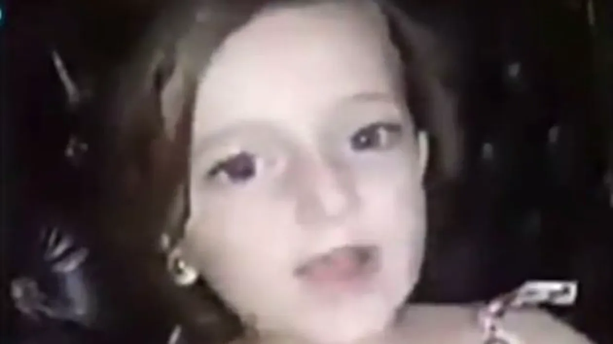 VIDEO ŞOCANT! O fetiţă cântă în faţa camerei şi deodată casa îi este zguduită de un bombardament
