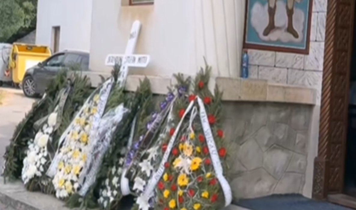 Atmosferă apăsătoare la biserica unde au fost depuse sicriele cu trupurile neînsuflețite ale celor doi tineri: Ștefan și Ștefania/ sursă foto: captură video
