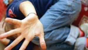 Încă un poliţist acuzat de pedofilie! Parchetul l-a scăpat, Protecţia Copilului a dat verdictul: ”Abuzată sexual!”