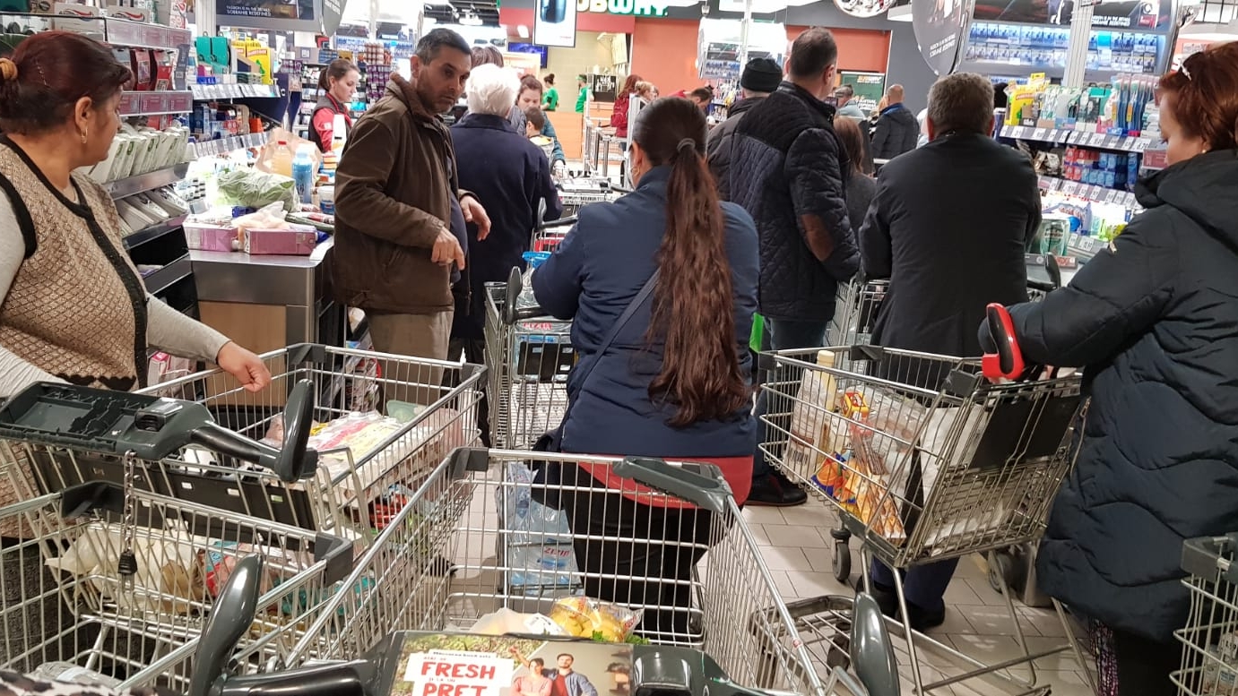 Poți lua coronavirus din magazin? Ce au descoperit virusologii germani