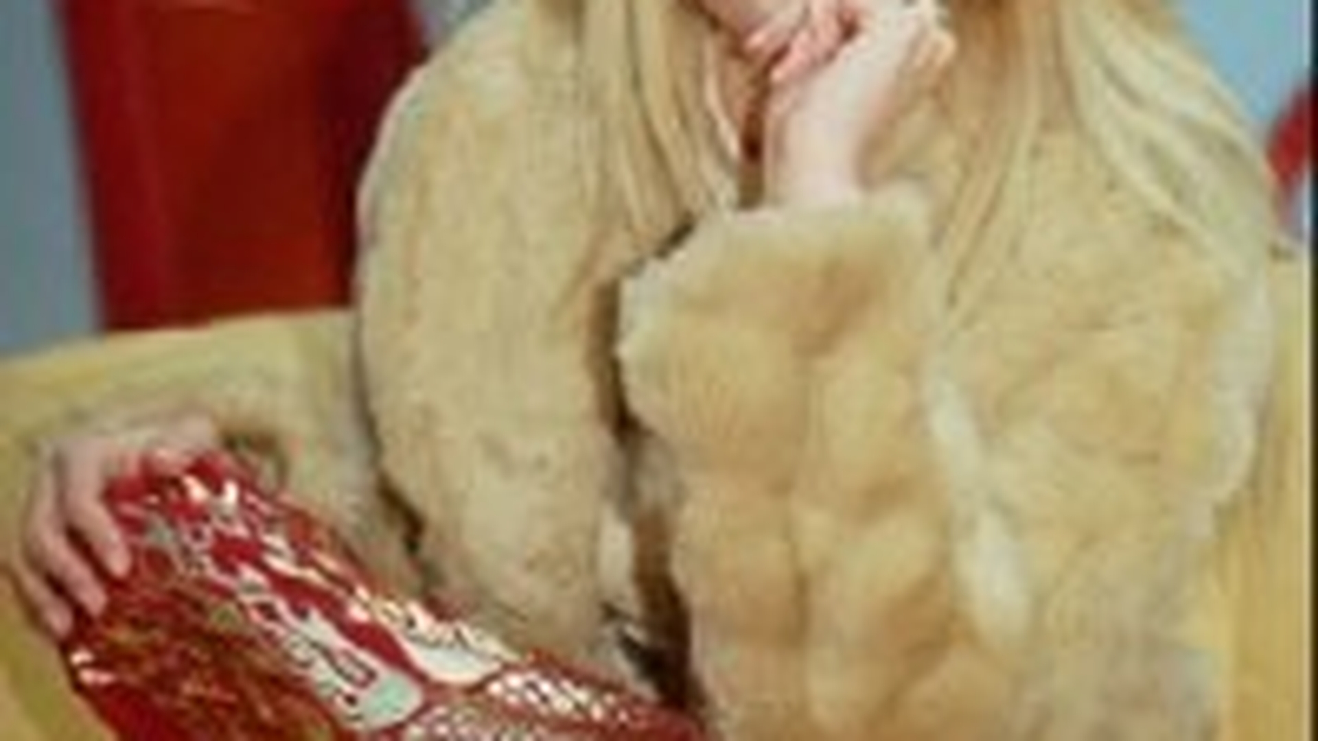 Giulia Anghelescu, Delia sau Monica de la Candy? Recunosti vedeta din imagini?