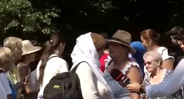 Procesiunea pentru praznicul Adormirii Maicii Domnului a adunat zeci de oameni din toate colțurile țării! Gherla este „inundată”