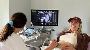 Lovitură dură pentru Emily Burghelea. Motivul pentru care soțul ei nu îi va fi alături în sala de nașteri: „Andrei a plecat”