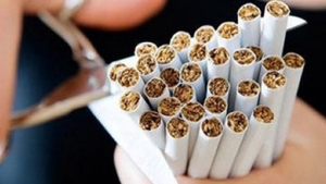 Legea antifumat a intrat în vigoare. Unde nu se mai fumează şi care sunt sancţiunile