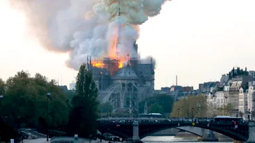 Fotografia care a devenit virală! A fost făcută cu o oră înainte ca Notre Dame să ia foc! Ce a cerut autoarea pozei