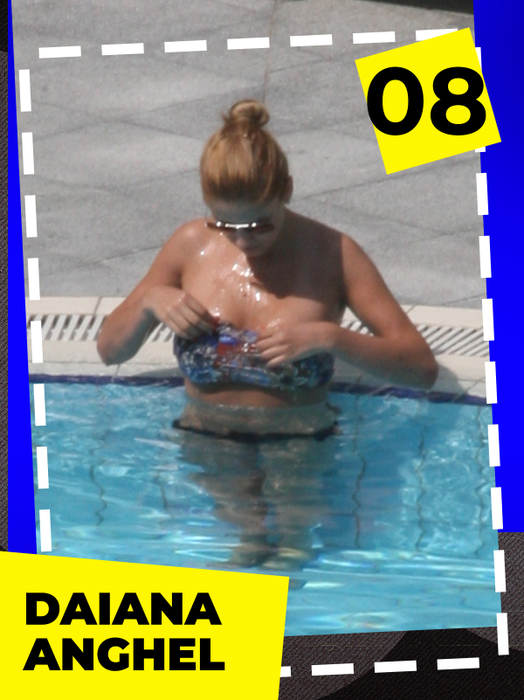TOP 40 vedete surprinse în cele mai indecente poziţii! Antonia, Roxana Ionescu sau Delia şi-au mângâiat nurii şi… au făcut show total pe litoral!