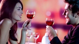 Vreţi să aveţi parte de o seara incendiară? Iată o listă cu cele mai frumoase 10 cântece de Valentine's Day!