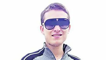 Max Craciun, baiatul de bani gata din Constanta supranumit de lautari Sefu' mortilor, agata dupa o reteta fabuloasa: Buna, tata are cimitir! Vrei sa bei ceva?