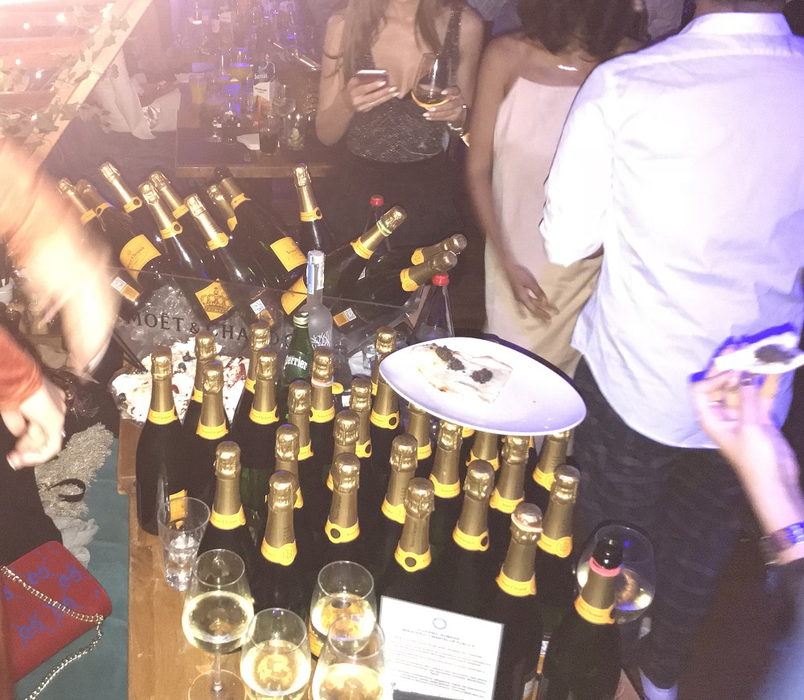 Nuba Beach Club, cel mai select local de pe litoral, unde se distrează toată lumea bună