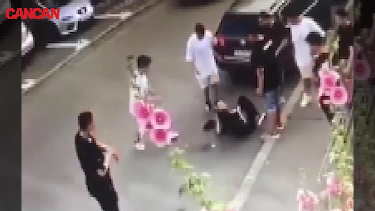 Scenele violente au fost surprinse de o cameră de supraveghere