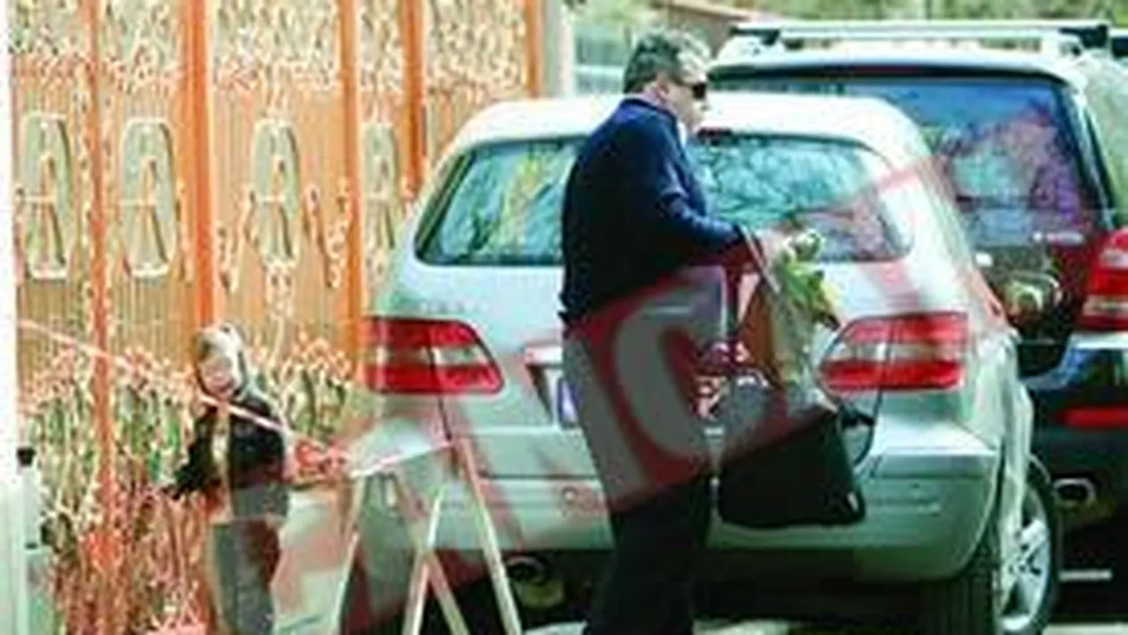 Romanita si-a dat fiul fostilor socri