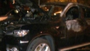 Razbunare in stil mafiot in Capitala! Un BMW X6, incendiat cu un cocktail Molotov in cartierul Pantelimon!