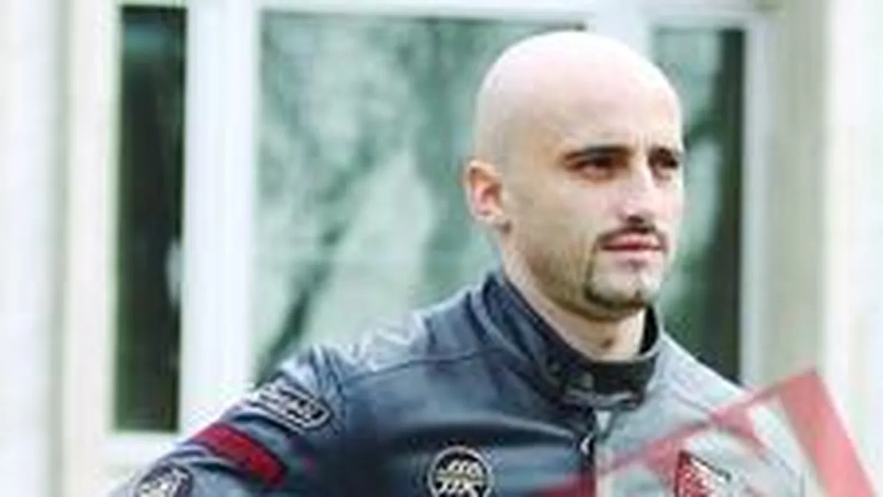 Calin Goia si-a plimbat fiul de 6 luni de 11 ori cu avionul