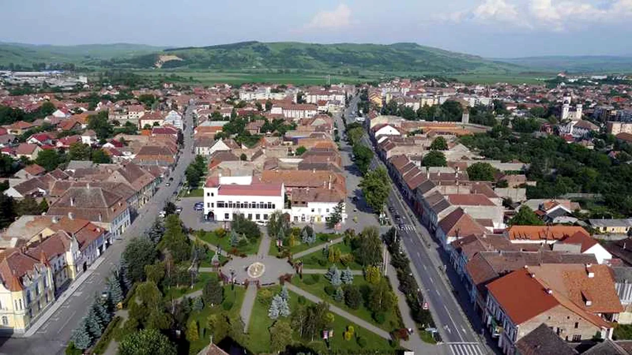 O localitate din România intră în scenariul galben! Incidența cazurilor COVID-19 s-a dus peste 1,5 la mie