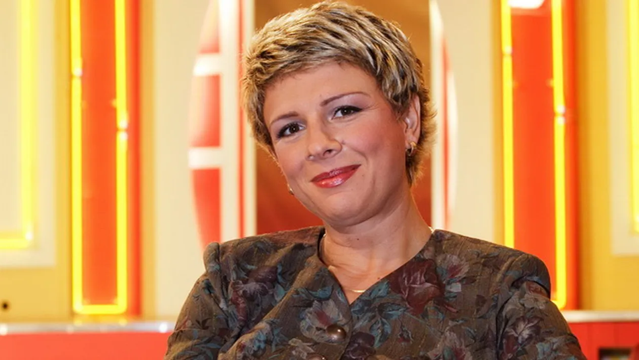 Teo Trandafir recunoaste ca este o profa exigenta. Da! Sunt rea pentru ca la sfarsit cursantii spun ca au facut scoala cu mine!