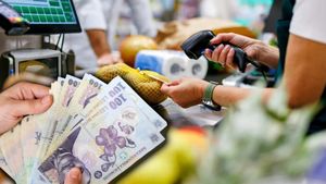 Ce salariu are o casieră în supermarket în 2026. Venitul real surprinde
