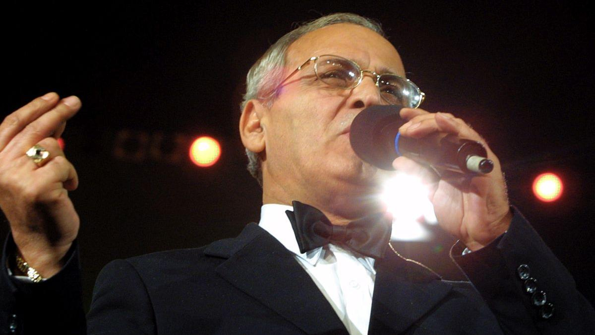 Nelu Ploieșteanu este unul dintre cei mai cunoscuți interpreți de muzică lăutărească din România