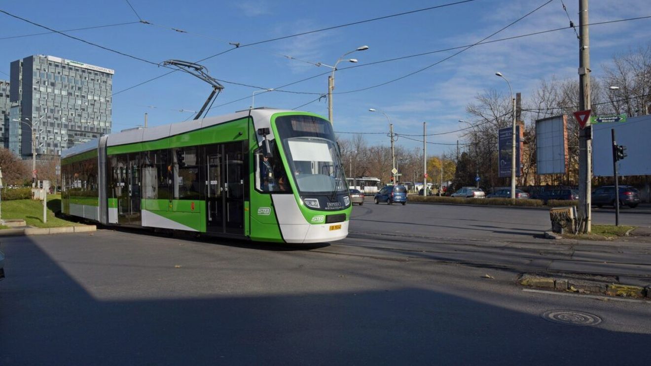 Femeie electrocutată de un cablu electric în București. A ajuns la spital în stare gravă