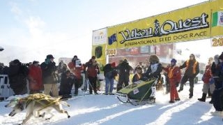 Un jamaican a luat startul in cea mai dificila cursa de sanii trase de caini, in Alaska