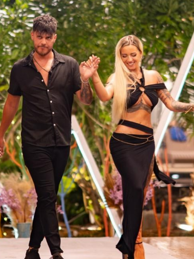Andrei Lemnaru și ispita Andrușca/ sursă foto: Antena 1