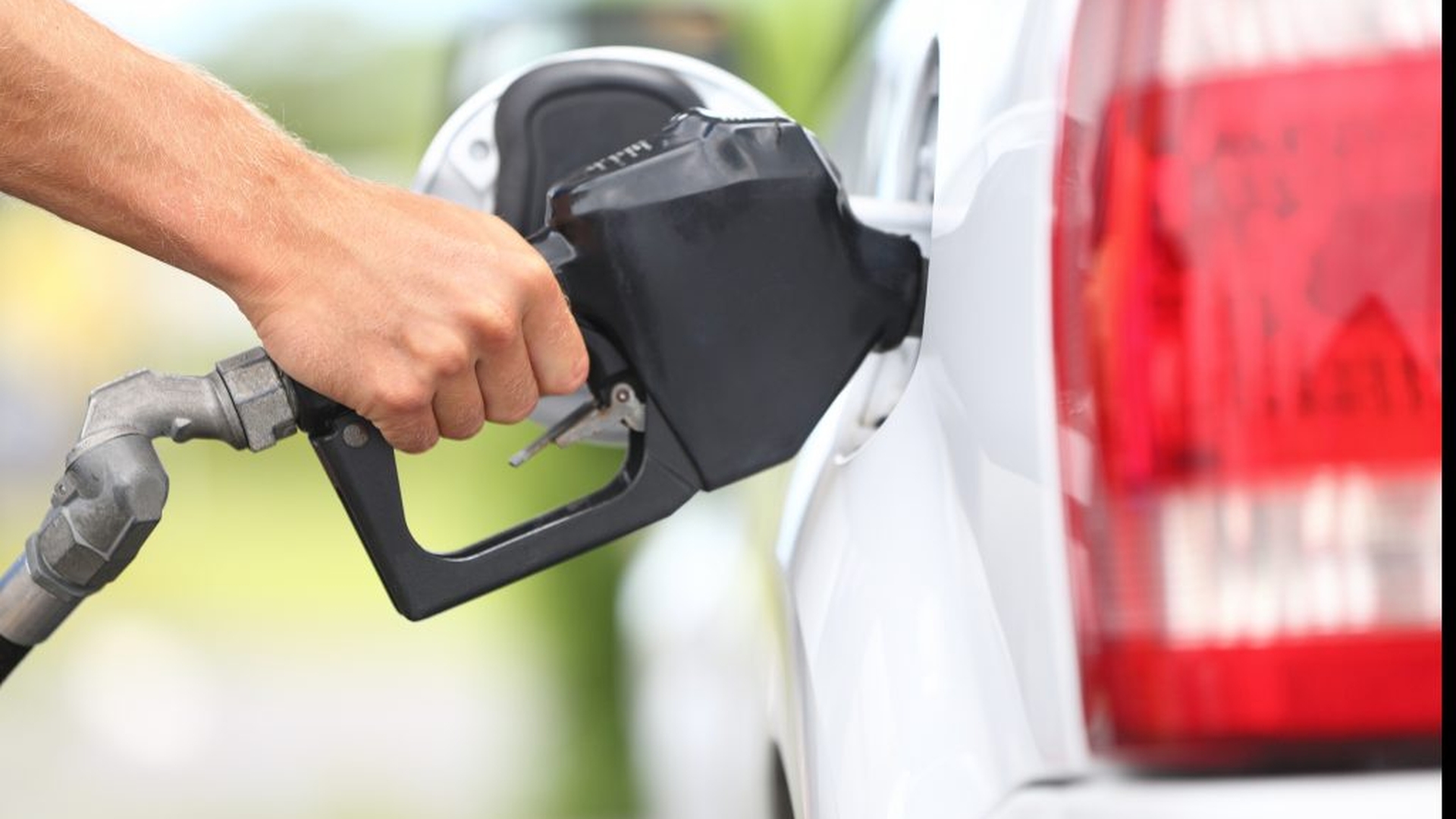 Toți șoferii români trebuie să știe! Cu cât se va scumpi combustibilul de la 1 ianuarie 2023