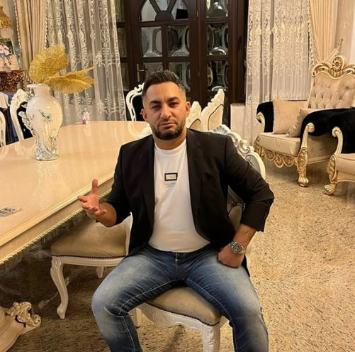 Elvis Pian a avut și el probleme în trecut, fiind înjunghiat într-o răfuială