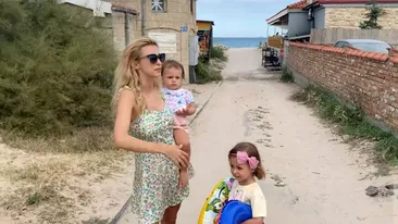Ținuta sexy pe care Andreea Bălan o poartă când își adorme copiii: „Mama râde de se prăpădește”. FOTO