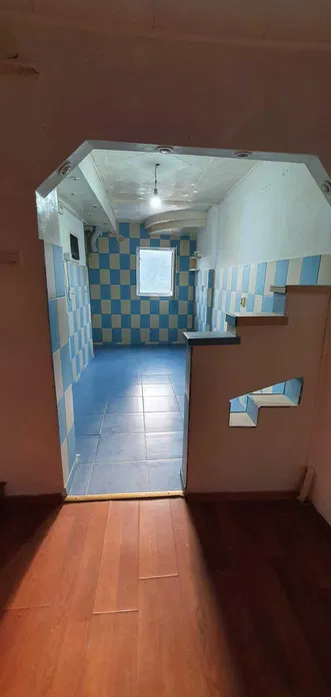 Orașul din România în care un apartament cu 2 camere se vinde cu 10.000 de euro. Are termopane, parchet, uși schimbate și multe alte îmbunătățiri