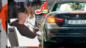 Iuliana Pepene se strecoară ca o felină prin traficul din Capitală. Cum am surprins-o pe sexy-știrista de la Antenă