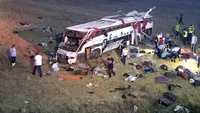 14 oameni au murit și 18 au fost răniți într-un cumplit accident rutier. Imaginile sunt terifiante!