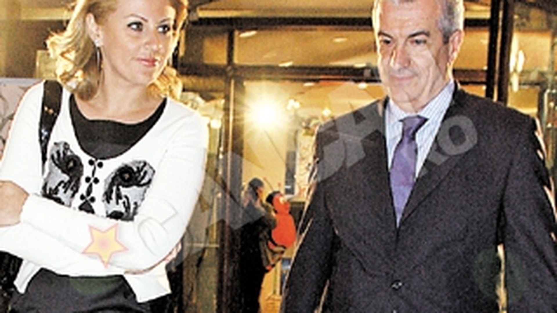Sotii Tariceanu au divortat: fosta nevasta a premierului a revenit la numele de fata