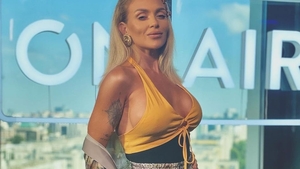 Oana Radu nu-și aduce aminte cu plăcere de fostele relații. “Am avut parte de violență fizică și verbală. Plângeam și găseam fericirea în mâncare”