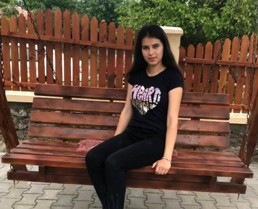 Ea este tânăra găsită moartă într-un apartament din Timişoara. Andreea era studentă la Medicină şi avea toată viaţa în faţă