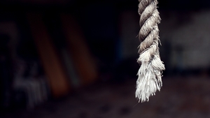 Caz tragic! O copilă de 12 ani s-a spânzurat. Trupul neînsuflețit al fetiței a fost găsit de fratele mai mic