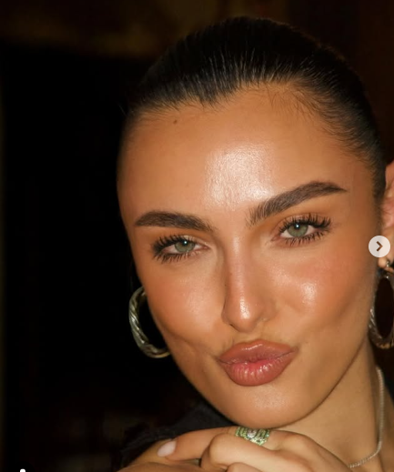 Cum arată Alexia Eram fără pic de machiaj? Noi abia am recunoscut-o, tu ce părere ai?