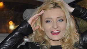 L-am găsit pe iubitul oficial al ”amantei” lui Tuncay! CANCAN.ro a aflat că Sandra este implicată într-o poveste de dragoste cu un inginer cu pătrăţele! Blonda şi logodnicul ei se cunosc din perioada liceului şi au locuit o vreme în Anglia