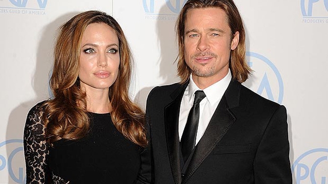 Asta da nunta restransa! Doar 20 de norocosi vor avea privilegiul de a-i vedea pe Angelina Jolie si Brad Pitt spunand "Da"