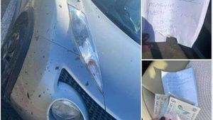 I-a distrus mașina, dar a avut grijă să se revanșeze. Gestul făcut de un șofer din Oradea. „Aveți în plic 30 de lei”