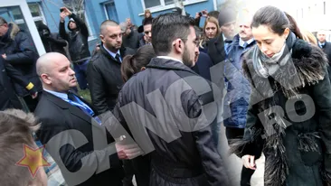 Cea mai neagra zi! Pilotul Adrian Iovan a fost jelit ca un erou inainte de a fi ingropat!